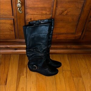 Bare traps wedge heel mid calf boots size 8